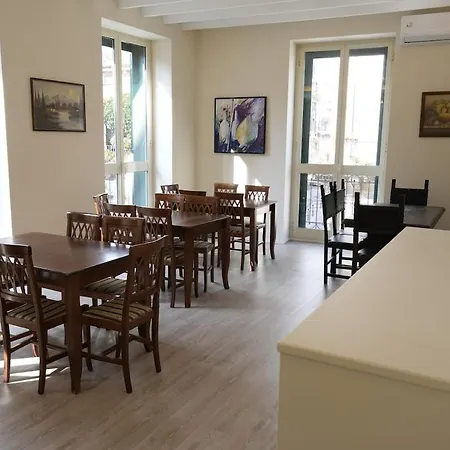 Viscuso House Gasthof Aci Castello