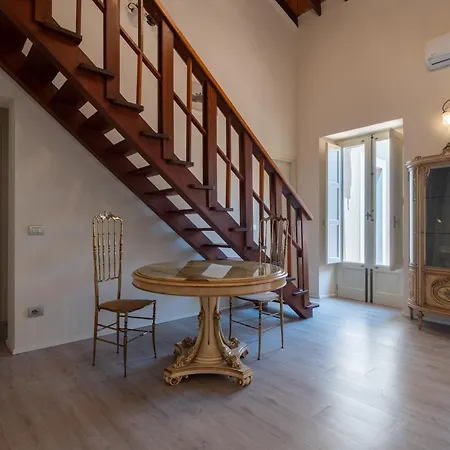 Viscuso House بيت ضيافة *