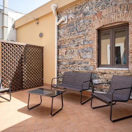Viscuso House بيت ضيافة *
