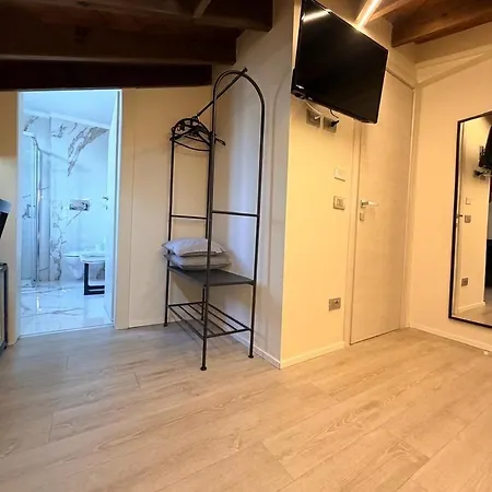 Viscuso House *